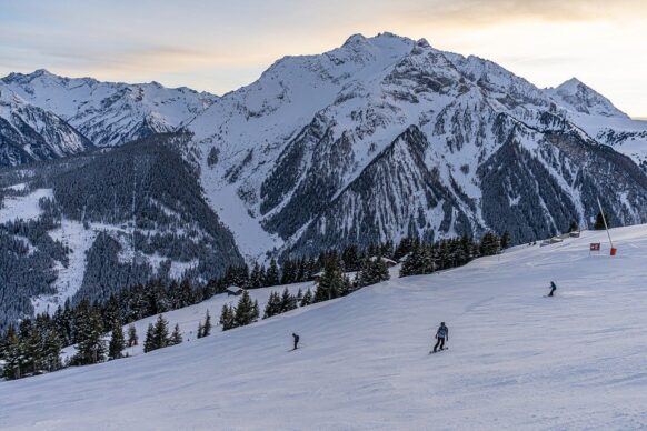 La montagne en hiver pour faire du ski